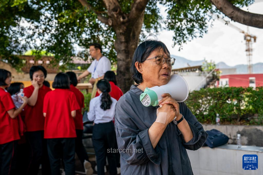高考第一天张桂梅小喇叭再响，透视教育坚守与创新